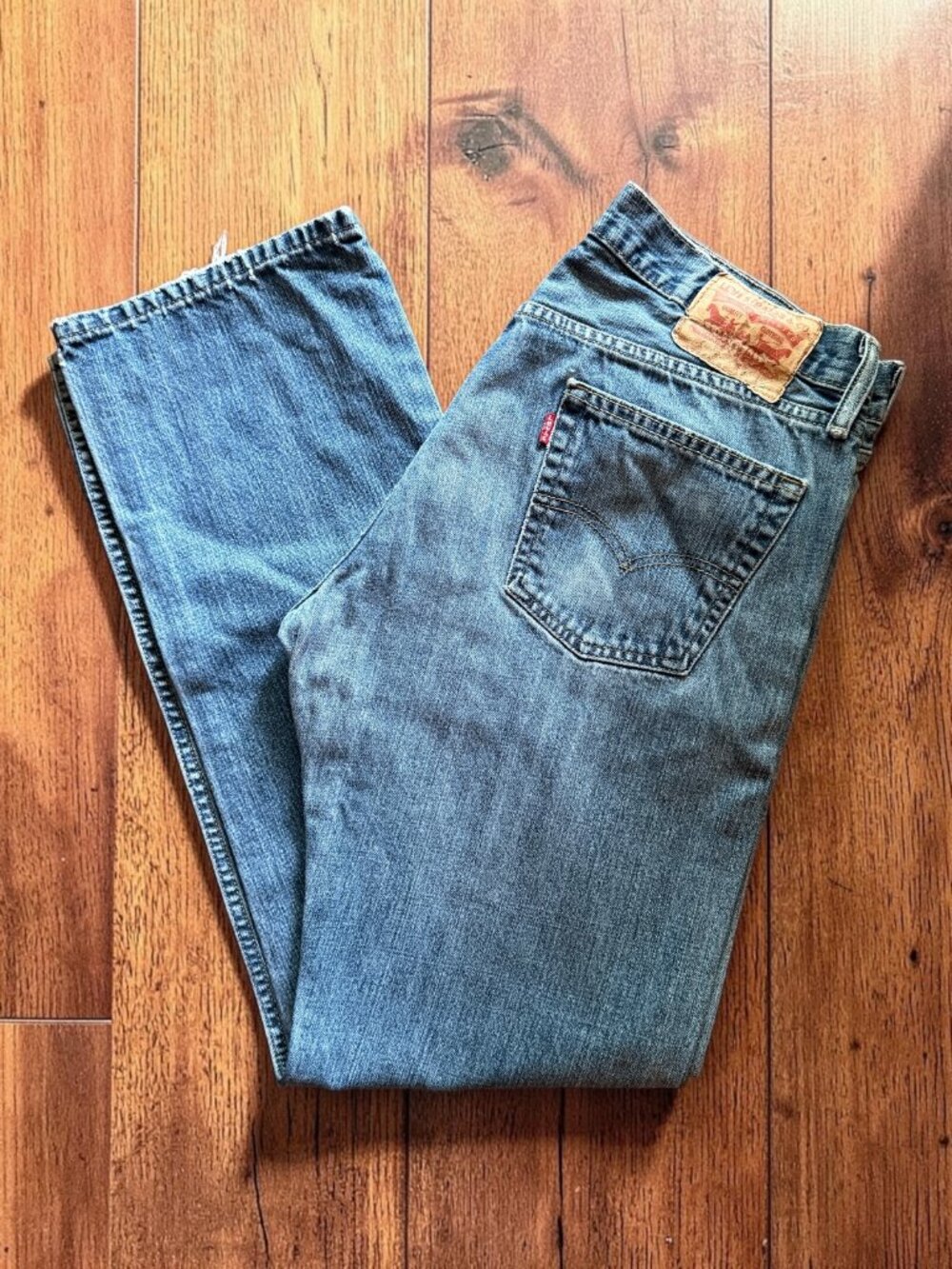 Levi's 514 Jeans Mens 35x34 Blue Straight Fit Faded Medium Blue Wash